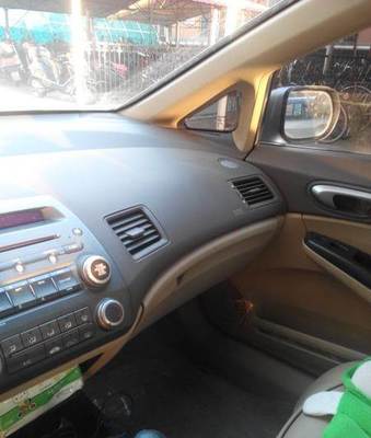 本田思域1.8L 代步优选，车况扎实，挂漆待整